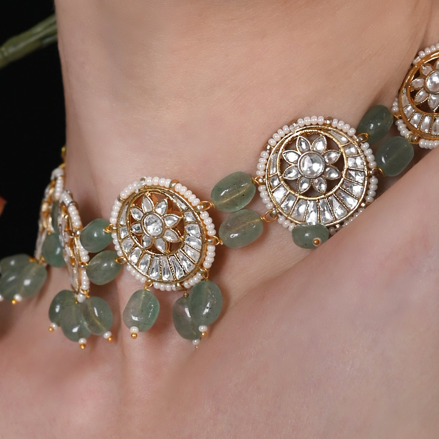 Utatya Choker With Earrings