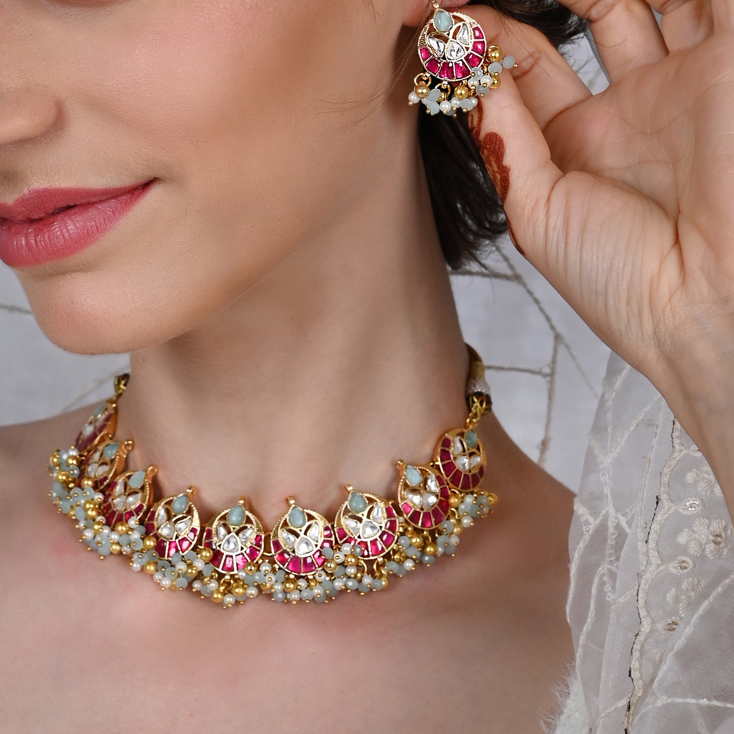 Magda Necklace with Earrings