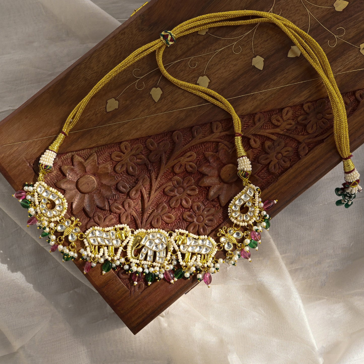Diwa Choker