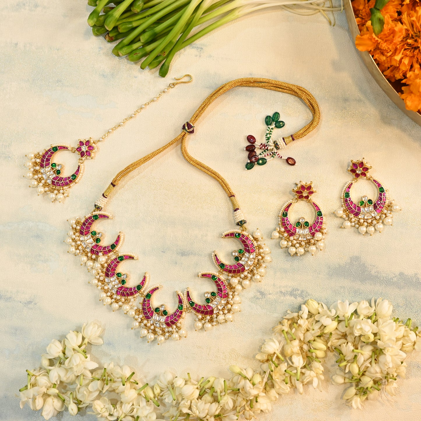 Tanishree Choker with Earrings and Tika