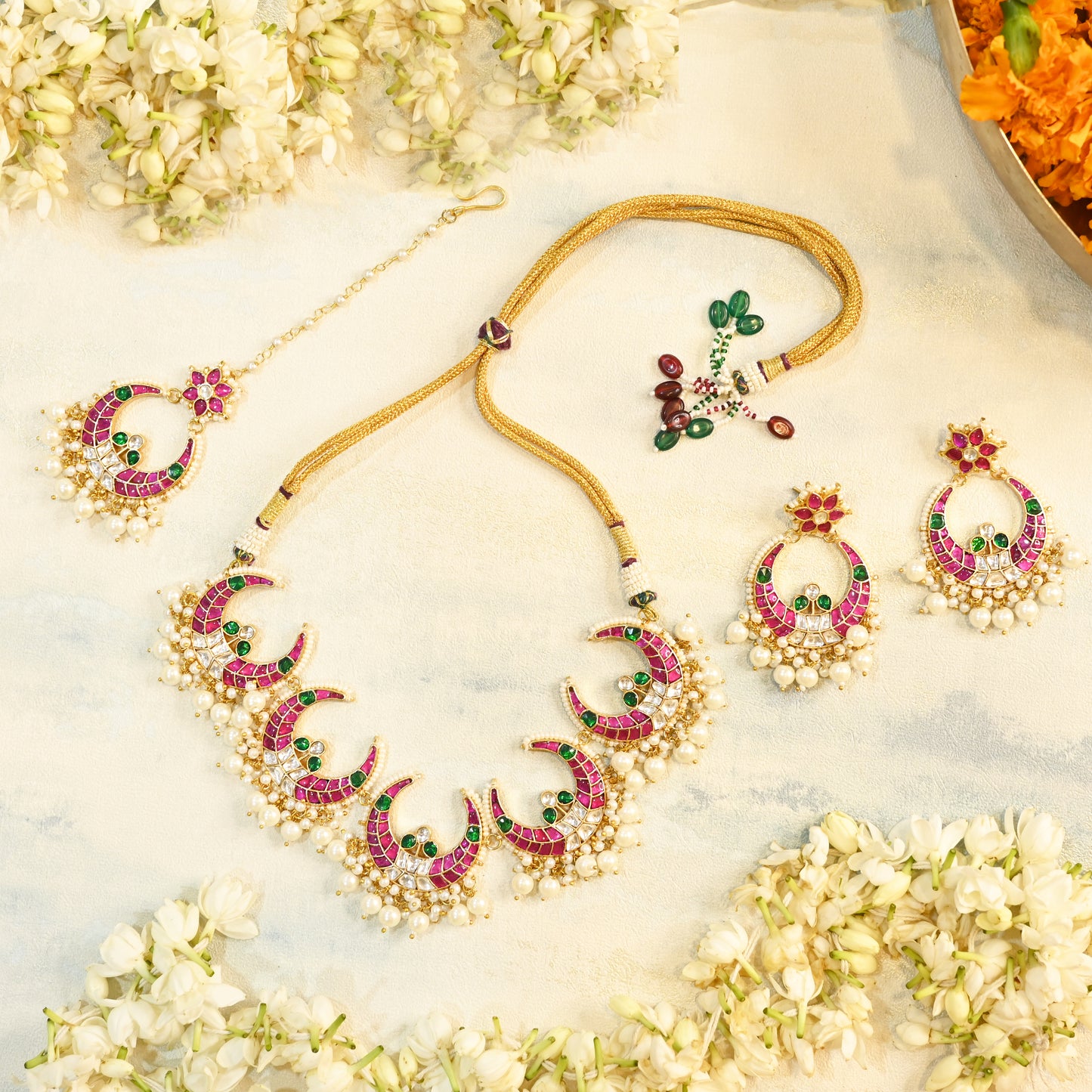 Tanishree Choker with Earrings and Tika